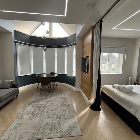 London Studios And Suites 해로우 외부 사진