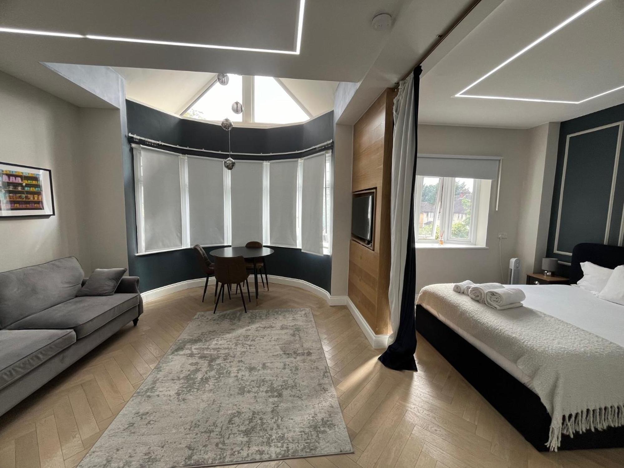 London Studios And Suites 해로우 외부 사진
