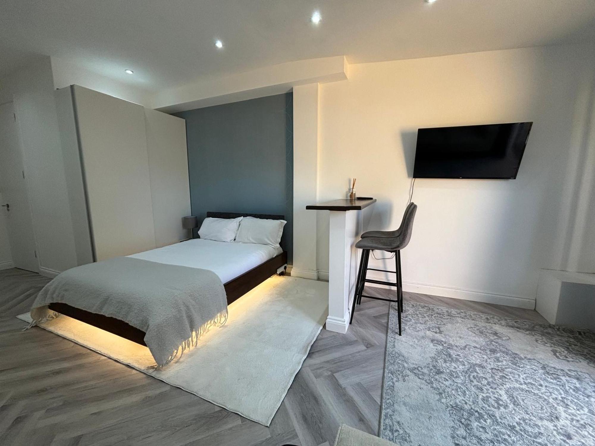 London Studios And Suites 해로우 외부 사진