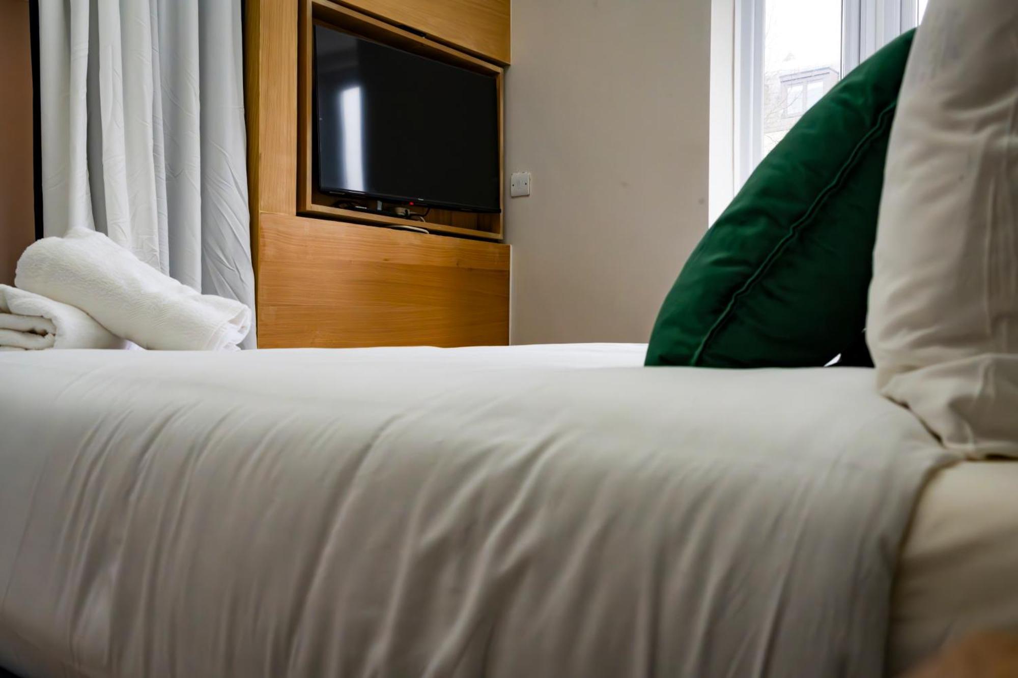 London Studios And Suites 해로우 외부 사진