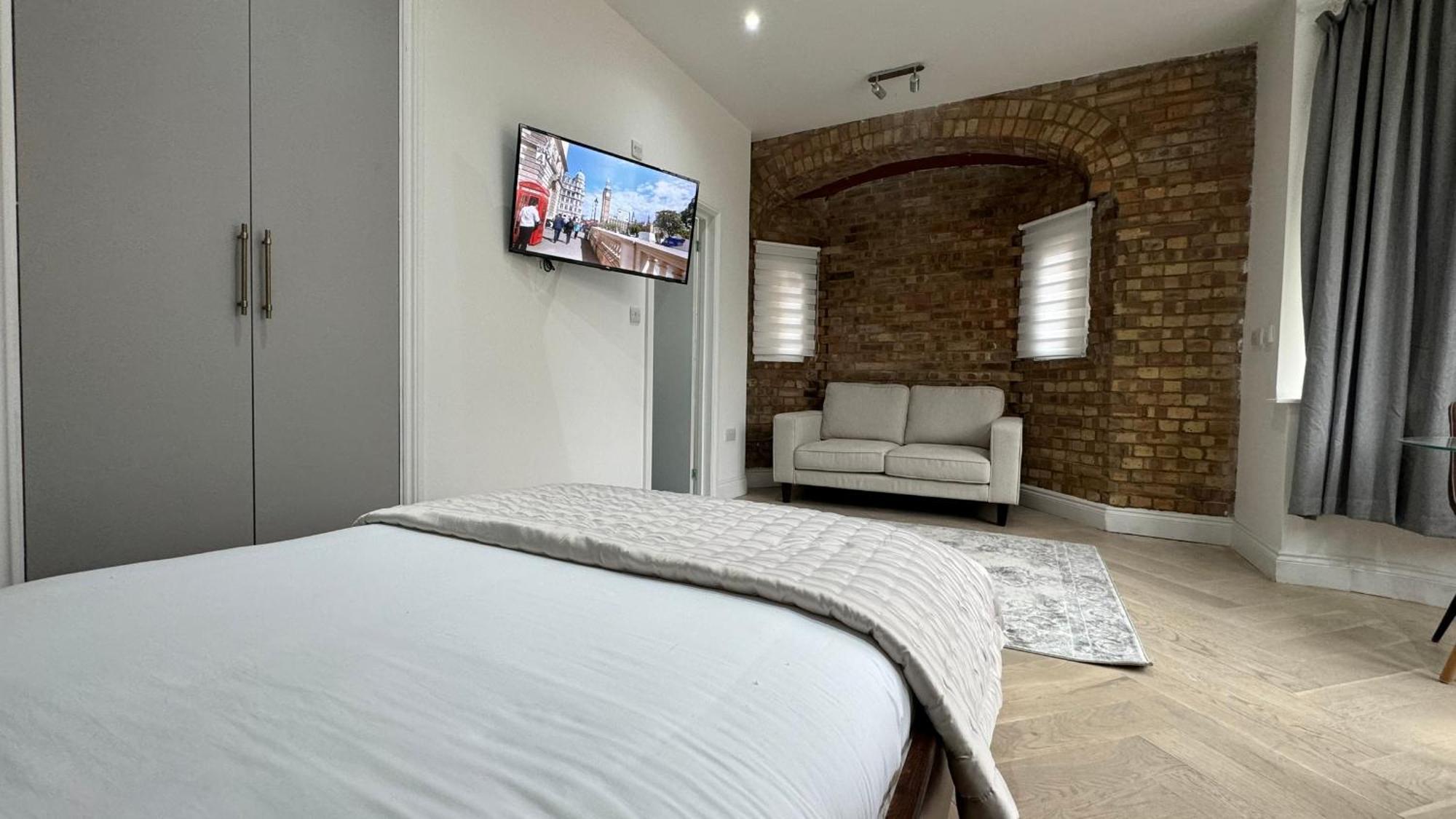London Studios And Suites 해로우 외부 사진