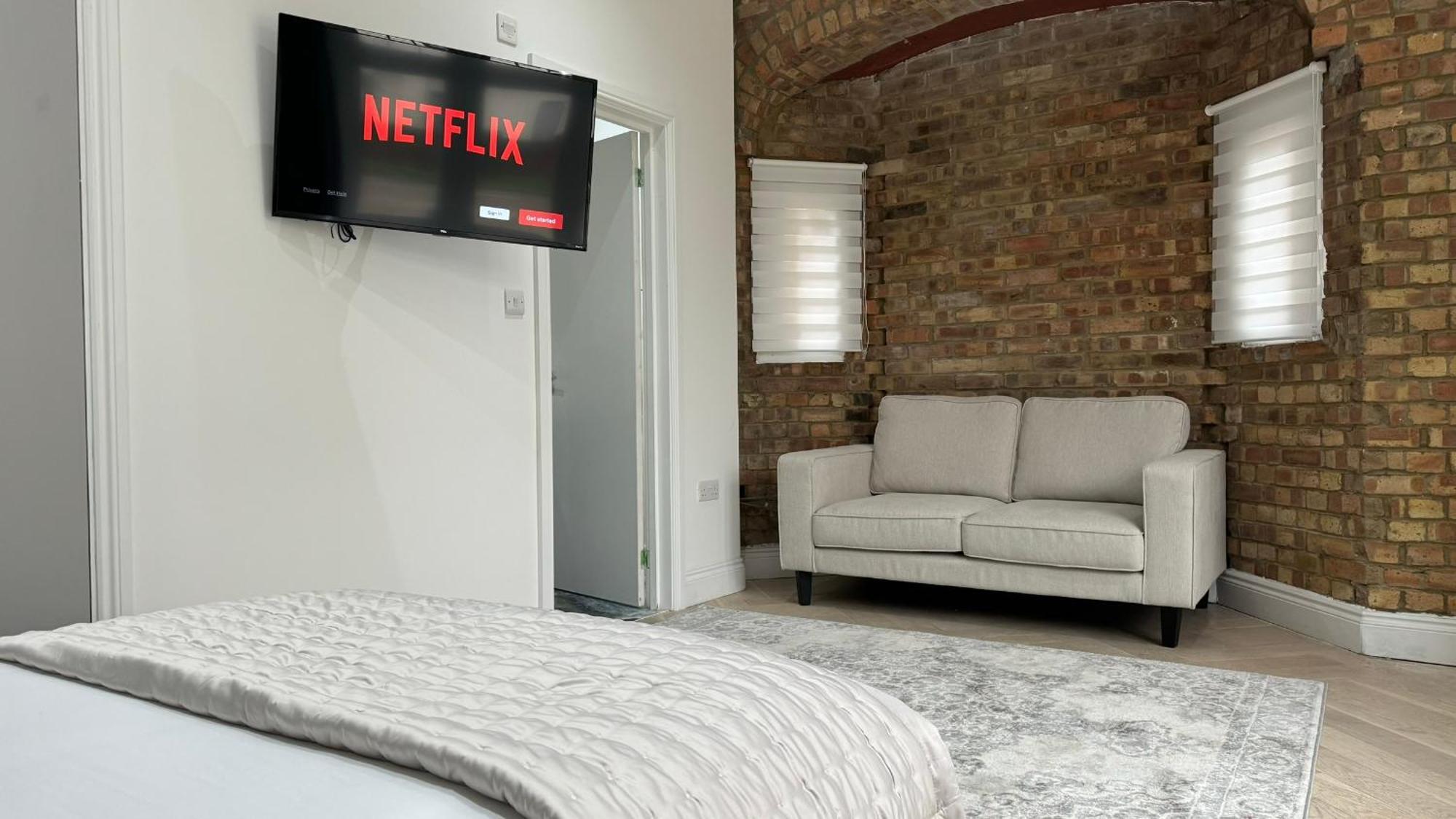 London Studios And Suites 해로우 외부 사진