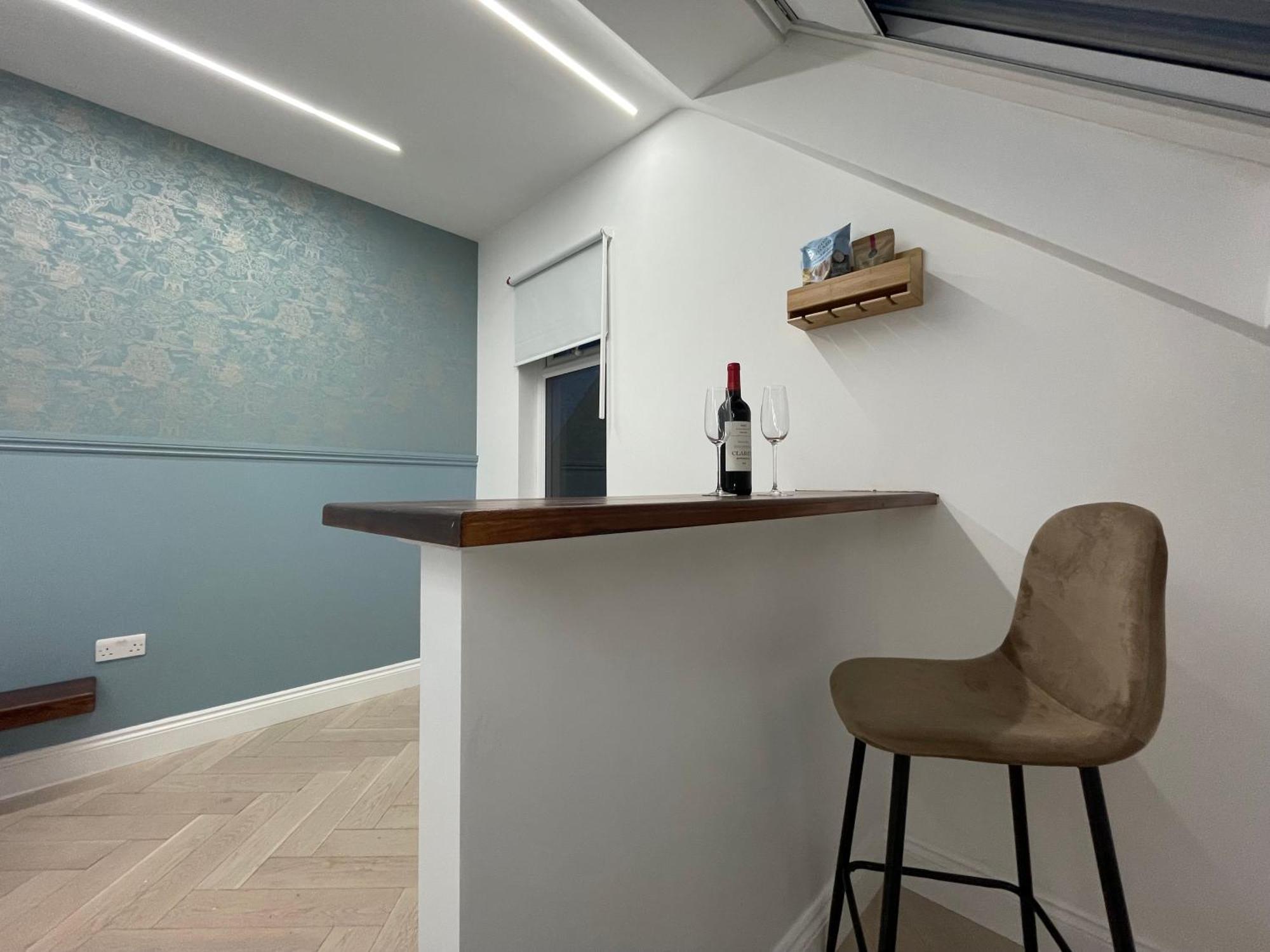 London Studios And Suites 해로우 외부 사진