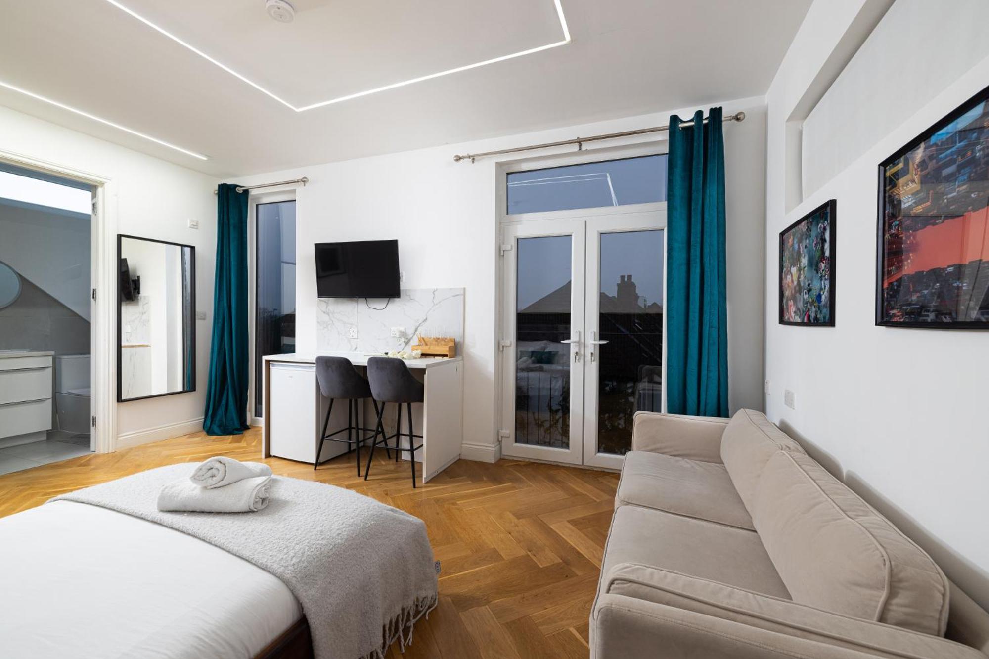 London Studios And Suites 해로우 외부 사진