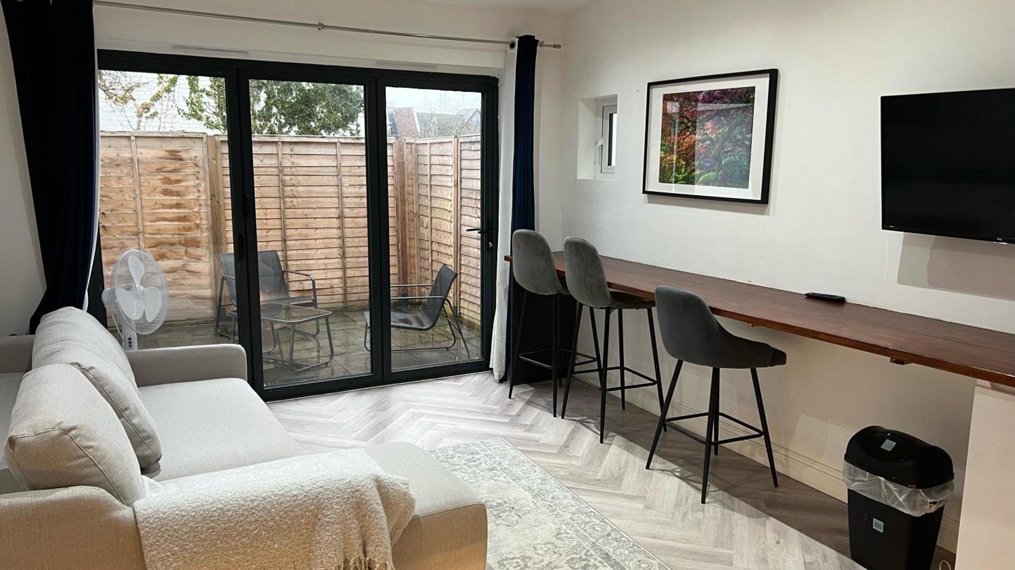 London Studios And Suites 해로우 외부 사진