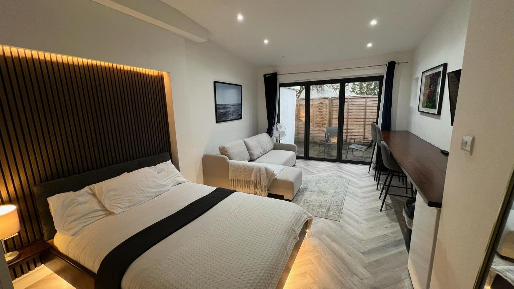 London Studios And Suites 해로우 외부 사진